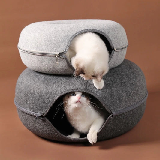 Comes in various colors and sizes for all kinds of cats